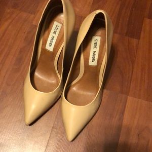 Steve Madden nude pumps 7.5